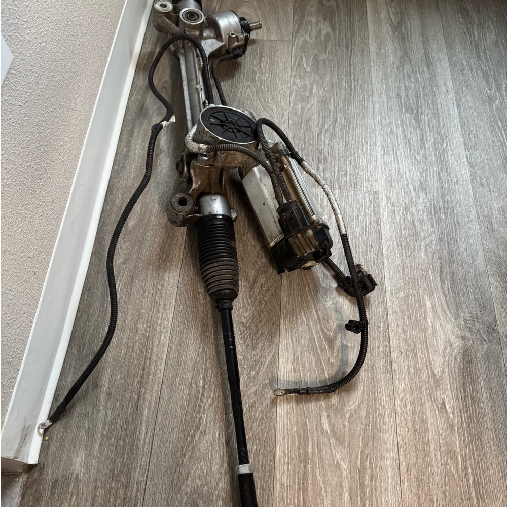 Car Steering Rack and Pinion Assembly - Picture 2 of 2